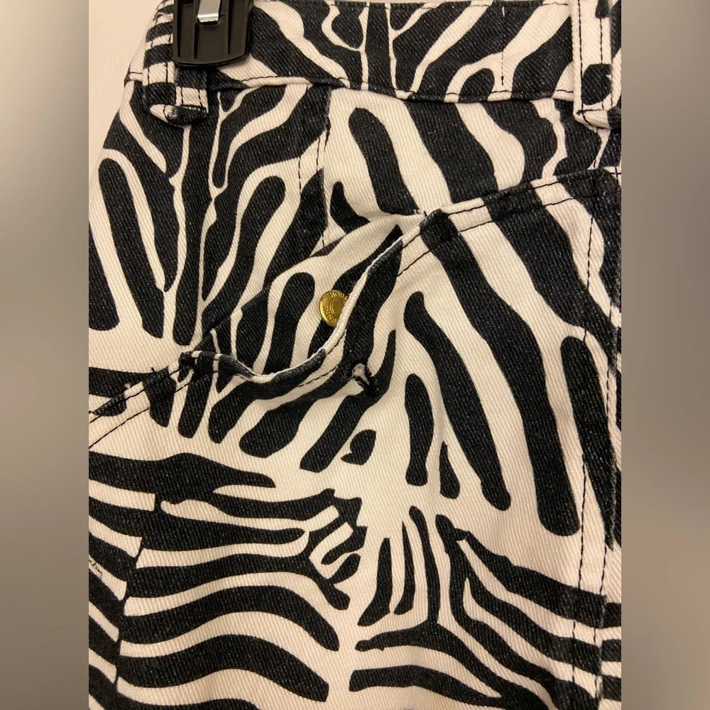 House of Sunny Zebra Print Ankle Jeans - Picture 7 of 11